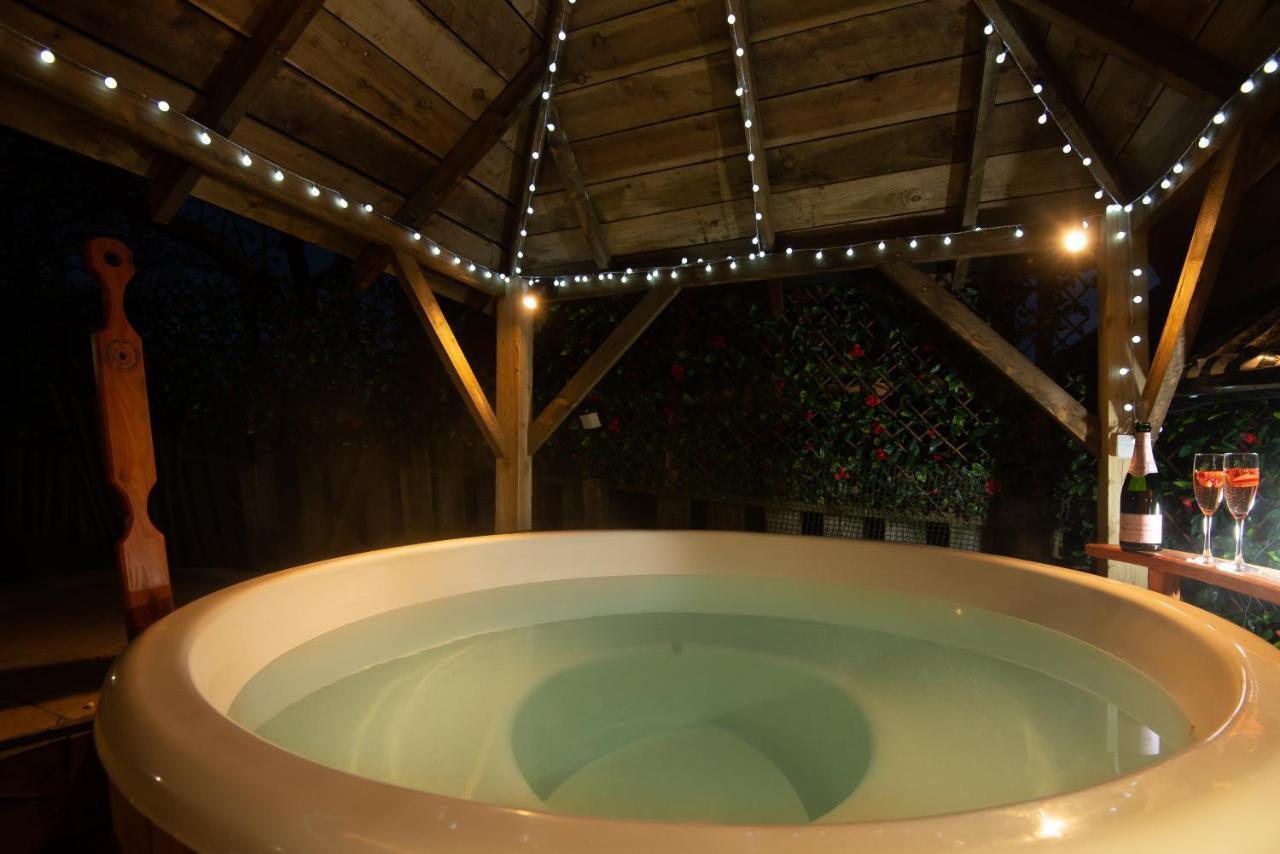 East Cottage * Wood Burning Hot Tub * Garden St Andrews Extérieur photo